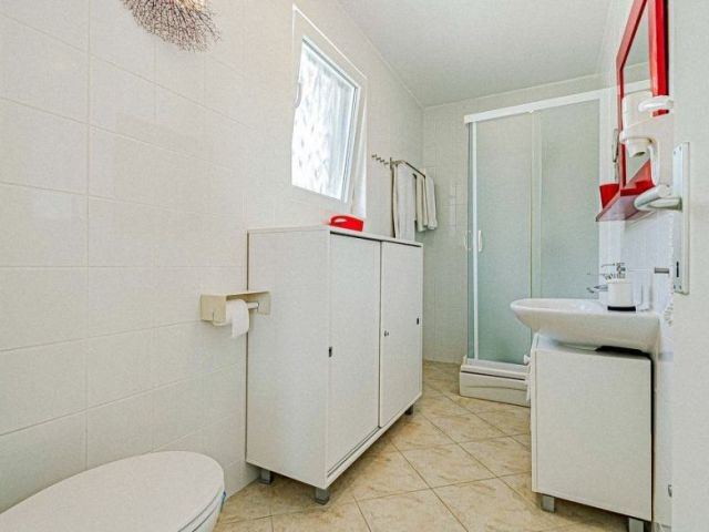 3 spálne a 3 kúpeľne - H2727