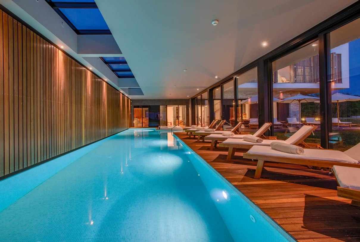 Bazén vily pri Poreči - na predaj v Panorama Scouting.