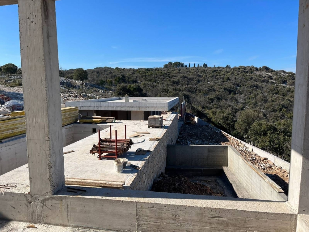 Nehnuteľnosť na dokončenie s celkovou obytnou plochou 284 m² - H2735