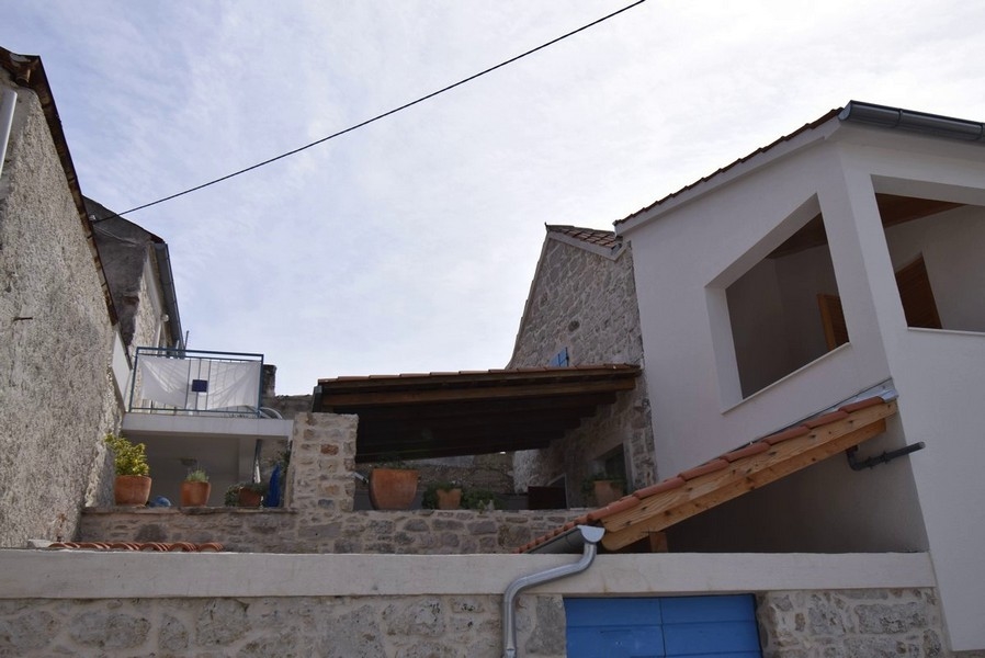 Kúpte si kamenné domy v Chorvátsku - Panorama Scouting Real Estate.