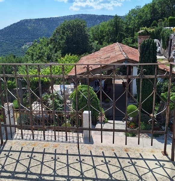 Priestranná terasa s krásnym výhľadom na okolie - región Crikvenica