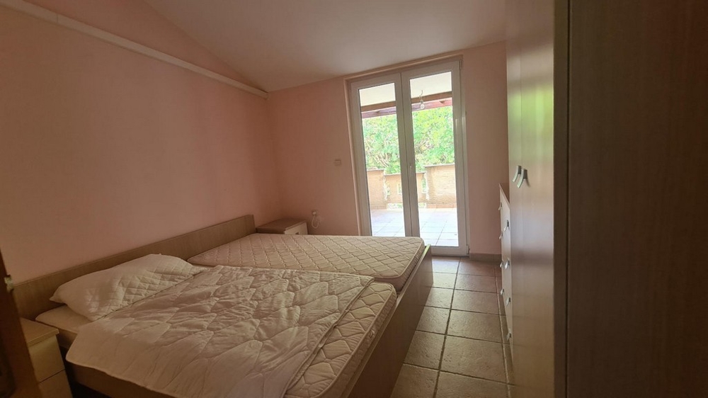 Priestor na spanie s prístupom na balkón