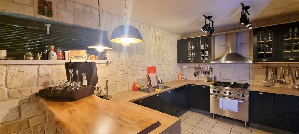 Vila s tavernou a apartmán pre zamestnancov