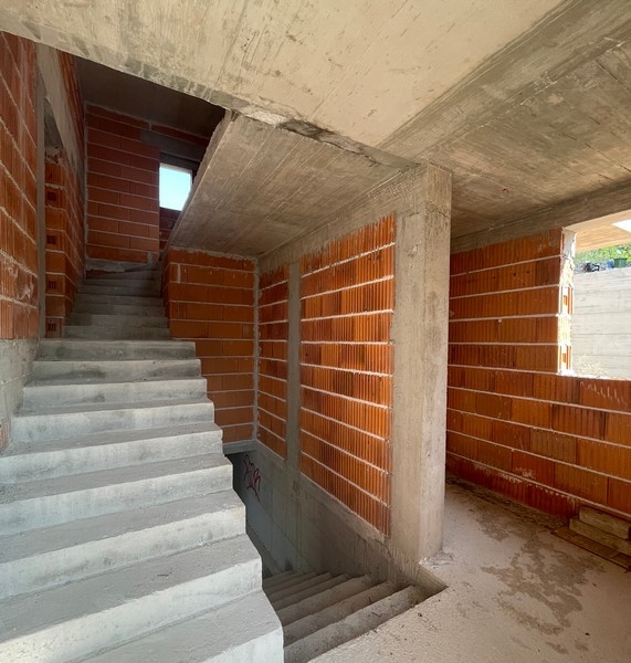 Nehnuteľnosť s výhľadom na more v Primoštene - obytná plocha cca. 200 m² - panoramatický prieskum