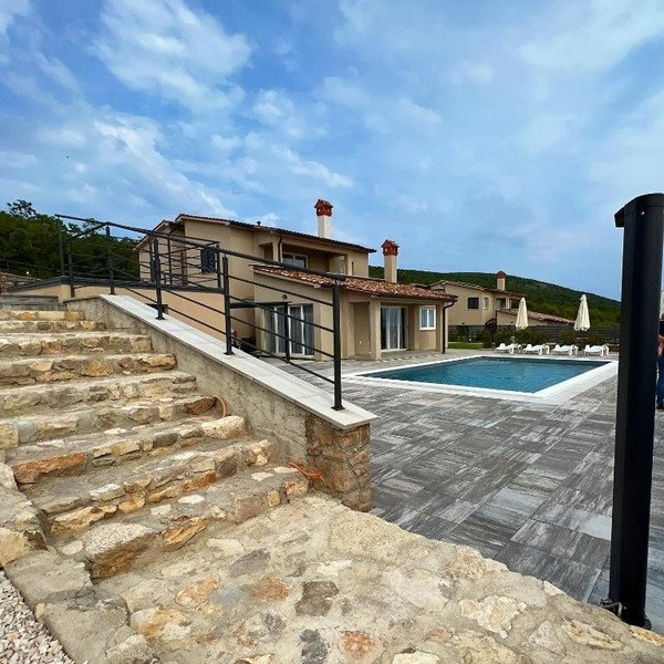 Exkluzívny bytový dom s výhľadom na more - Real Estate Croatia