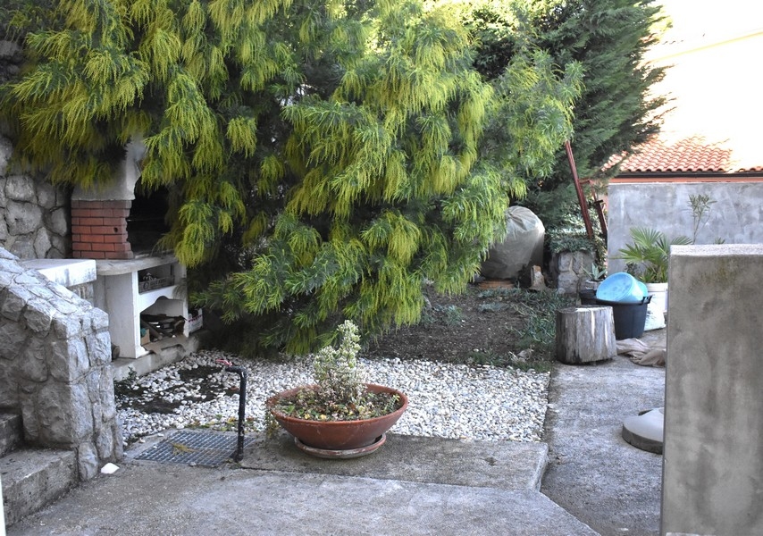 Upravená záhrada na fantastickom mieste