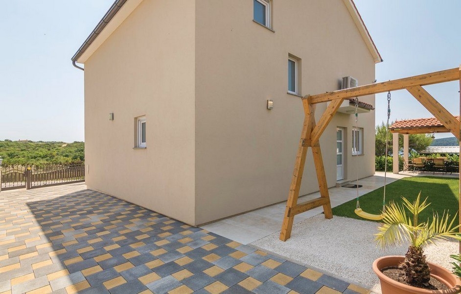 Dom s udržiavaným pozemkom - H2867