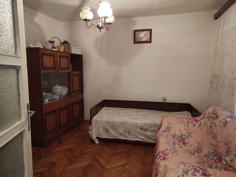 Obývacia časť s nábytkom