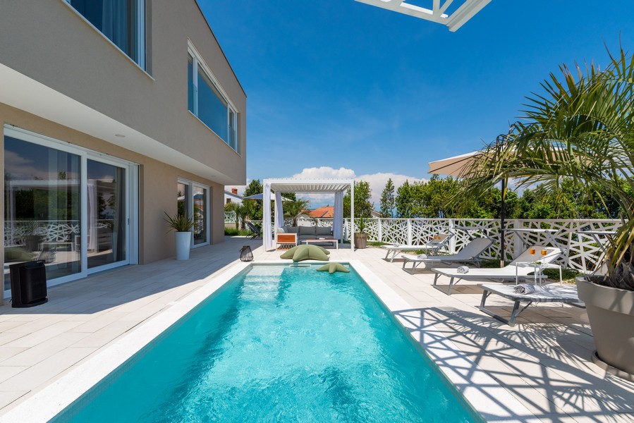 Luxusná vila s bazénom a priestorom na opaľovanie na Istrii v podaní Panorama Scouting