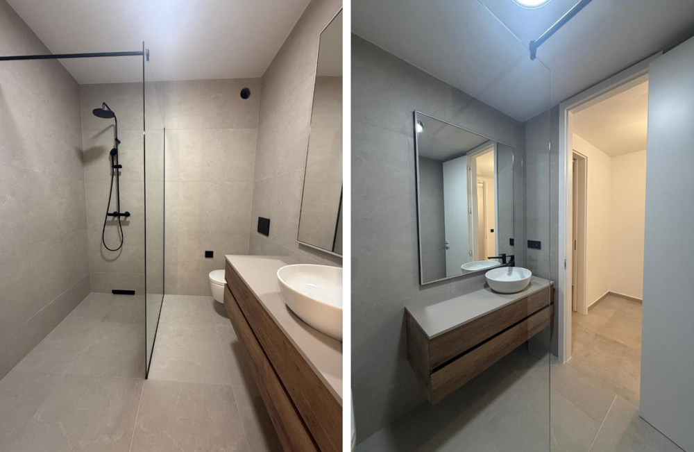 Moderná kúpeľňa vo vile na Pagu v Novalji.