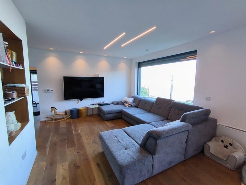 Nehnuteľnosť Chorvátsko, vila s panoramatickým výhľadom na more, oblasť Opatija na Istrii, priestranná obývacia izba