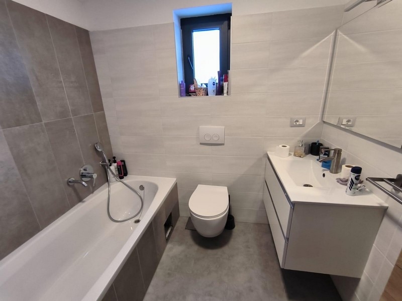 Nehnuteľnosť Chorvátsko, vila s panoramatickým výhľadom na more, oblasť Opatija na Istrii, moderná kúpeľňa