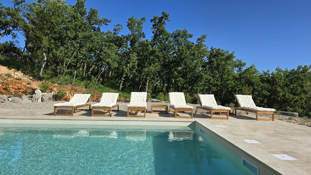 Nehnuteľnosť H3009 s bazénom v Chorvátsku - Panorama Skauting.