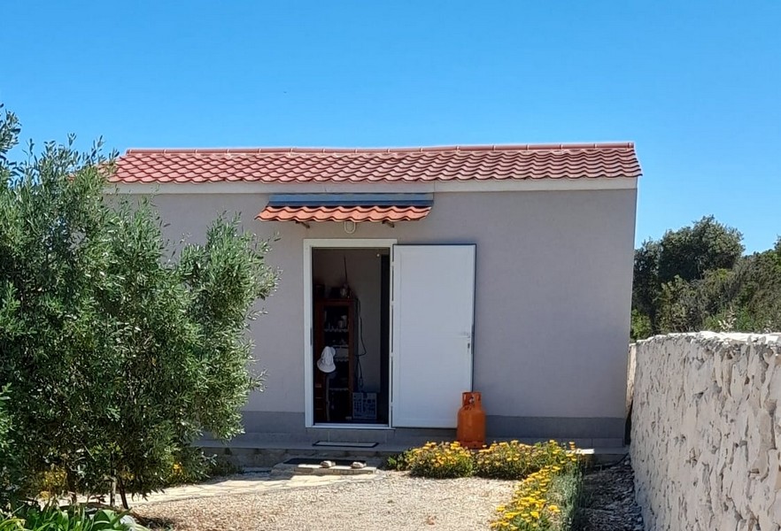 Hospodárska budova so samostatným bytom