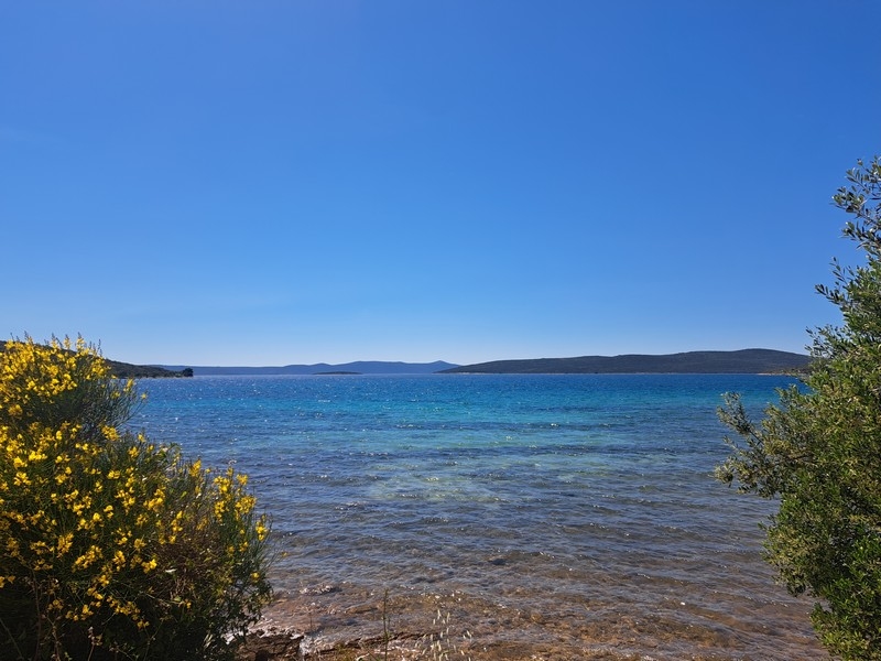 Prímorská nehnuteľnosť na ostrove Ugljan, Chorvátsko - Panorama Skauting.