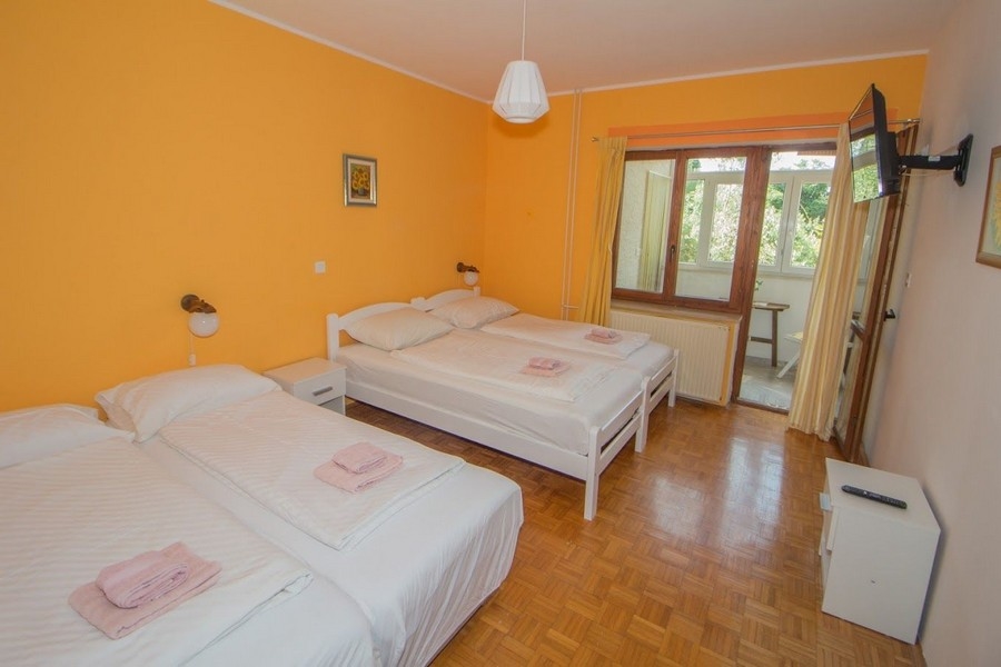 Spálňa s tromi lôžkami, dom v Poreči, Chorvátsko