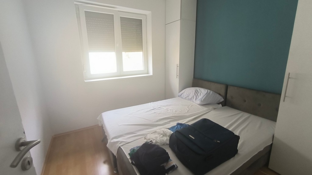 Malá spálňa s oknom