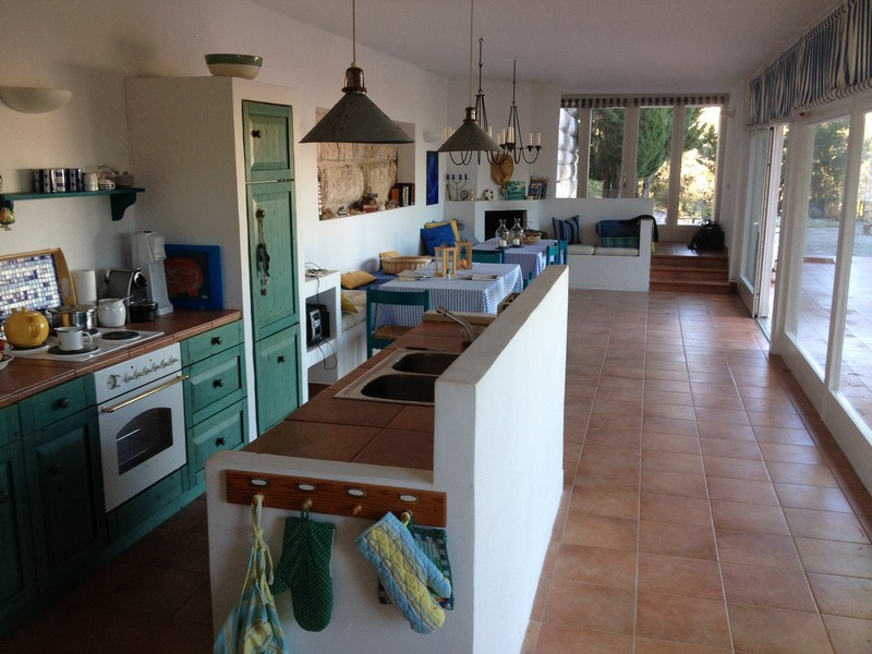 Stredomorská kuchyňa v dome H3033 na predaj neďaleko Senja v Chorvátsku.