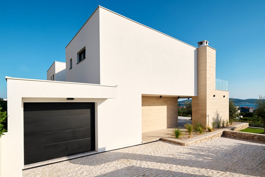 Garáž a vonkajší areál vily H3035 v Chorvátsku - Panorama Skauting.