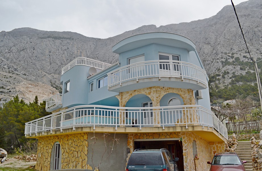 Vonkajší pohľad na nehnuteľnosť H3036, Makarska kraj.