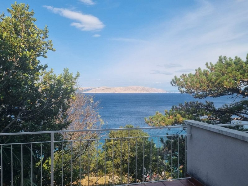 Výhľad na more z nehnuteľnosti H3052, ponúkanej na predaj v Chorvátsku.