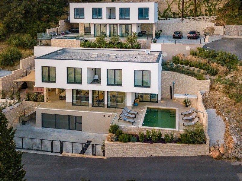 Spodná vila je momentálne na predaj v Chorvátsku.