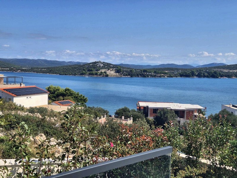 Vila s krásnym výhľadom na more na predaj v Chorvátsku - Panorama Skauting.
