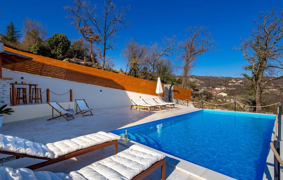 Bazén a terasa vily H3410 v Chorvátsku.