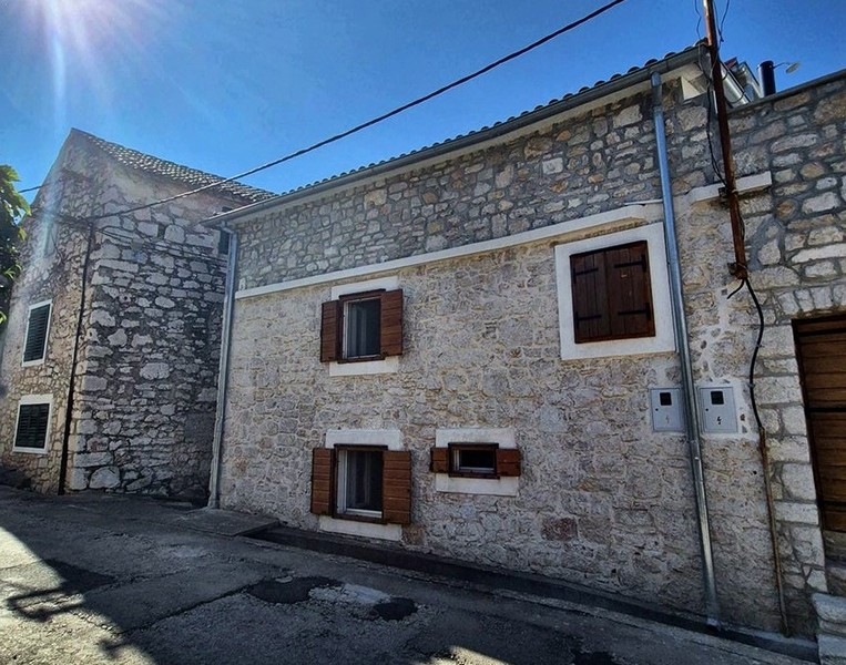 Stredomorský dom v Murter na predaj - Panorama Skauting Chorvátsko.