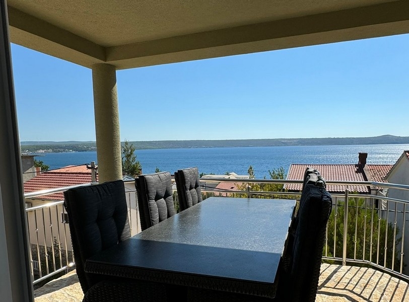 Výhľad na more z terasy objektu H3445 v Chorvátsku - Panorama Skauting.