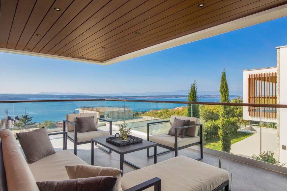 Kúpte si luxusnú novostavbu vily v modernom architektonickom štýle v Crikvenici v Chorvátsku.