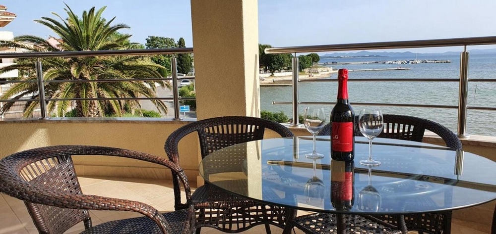 Kúpte si apartmánový dom priamo pri mori v Chorvátsku.