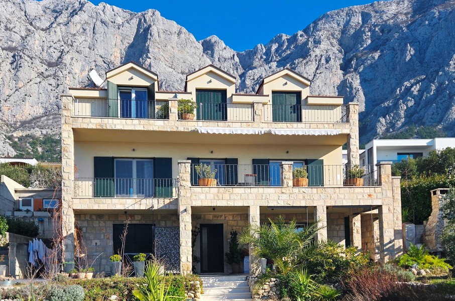 Dom na predaj v Makarskej, Dalmácia.