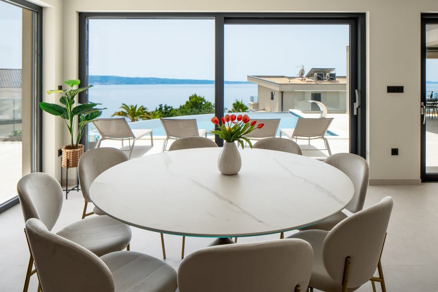 Jedáleň vo vile H3525 v Chorvátsku - Panorama Scouting.