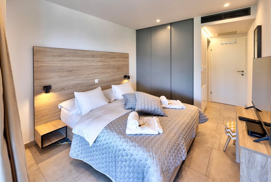 Spálňa vysokej kvality s moderným dizajnom