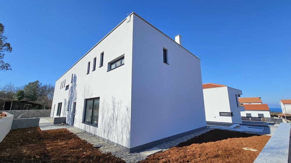 Novostavba dvojdomu s moderným dizajnom