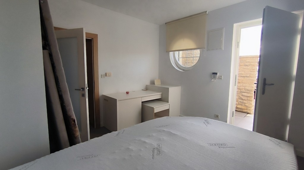 Svetlá spálňa s východom na terasu