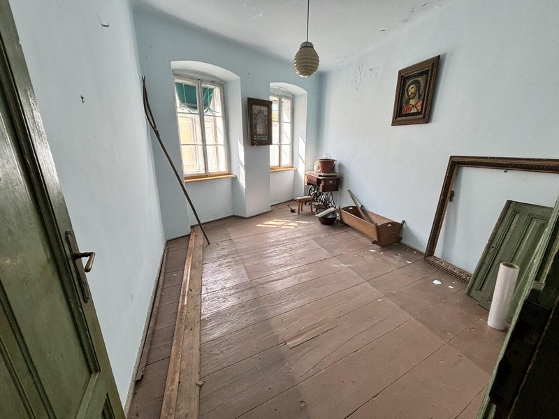 Na rekonštrukciu interiéru - nehnuteľnosť H3567, Selce.