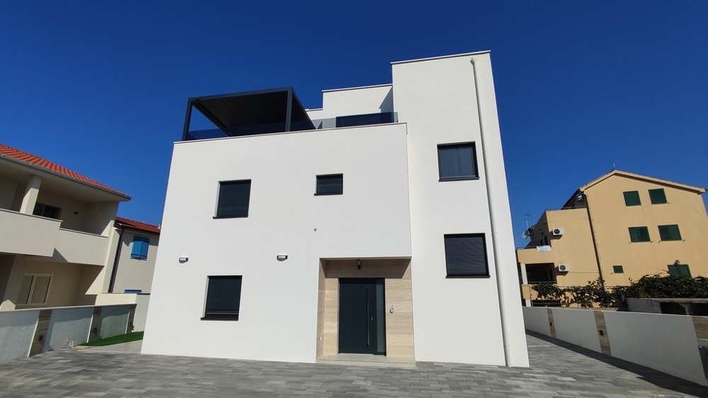 Výhľad na more z objektu H3569 - zo strešnej terasy.