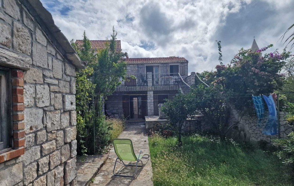 Kamenné domy na predaj na Korčule v Chorvátsku - Panorama Skauting.
