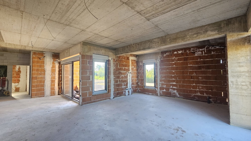 Prízemie s veľkou obývacou izbou nehnuteľnosti H3578