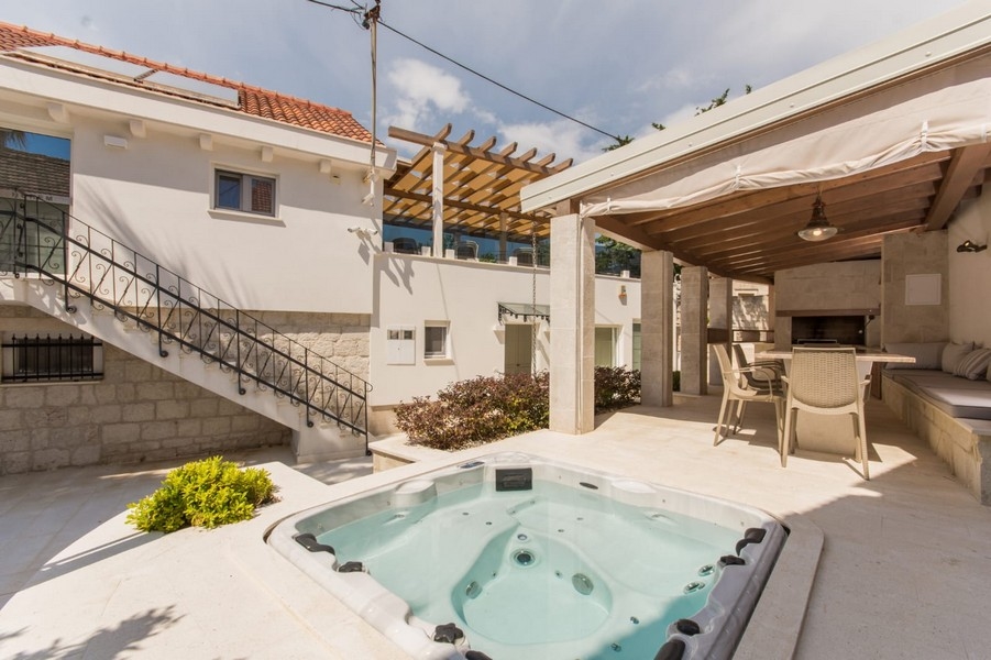 Whirlpool objektu H3586 v Chorvátsku - Panorama Skauting.