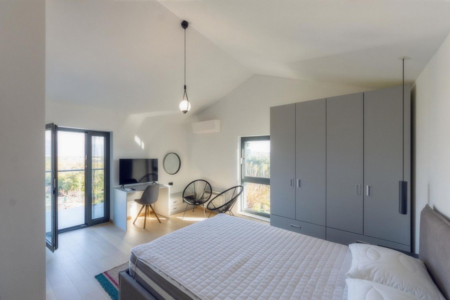 Spálňa s balkónom a výhľadom