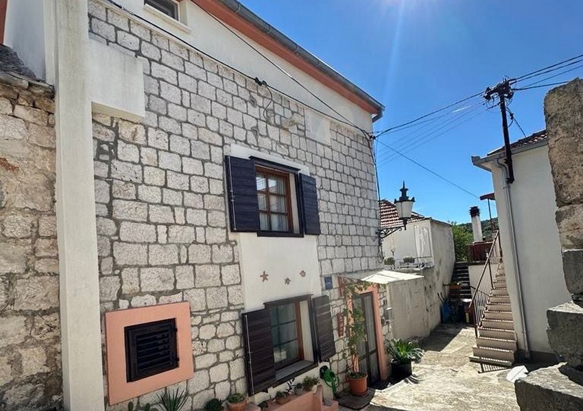 Predám mestský dom Chorvátsko - Panorama Scouting H3596.