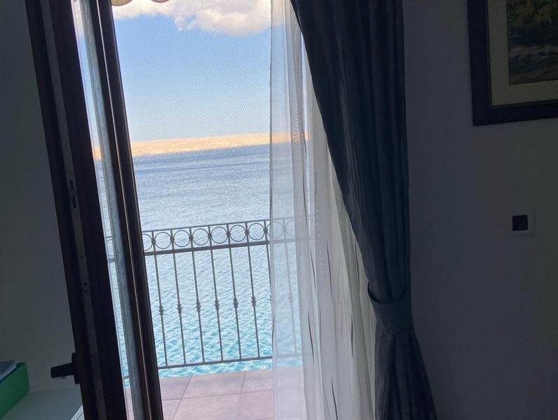 Balkón s výhľadom na more