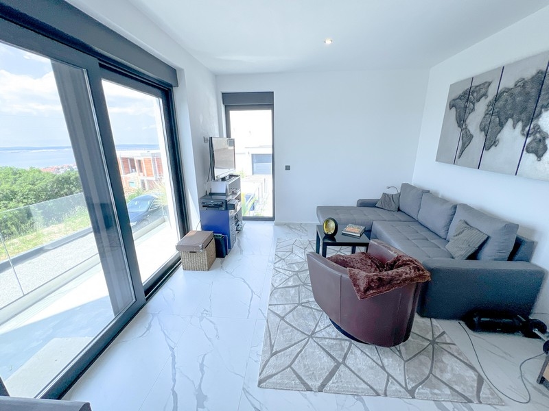 Druhá obývacia izba s výhľadom na more