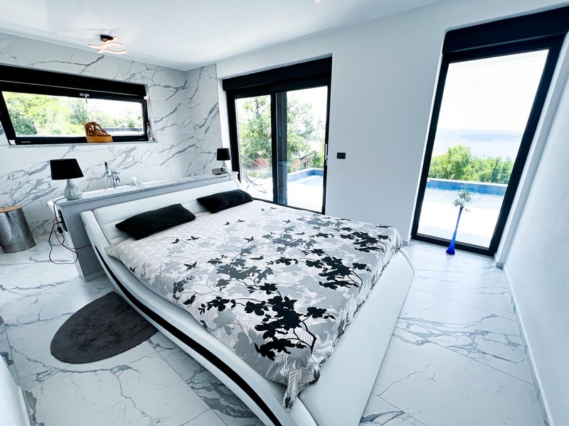 Spálňa s priamym prístupom k bazénu