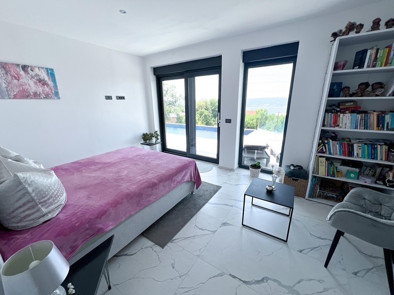 Svetlá spálňa s výstupom na terasu