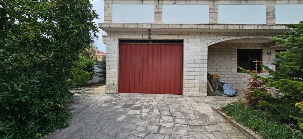 Garáž objektu H3603 v Chorvátsku - Panorama Skauting.