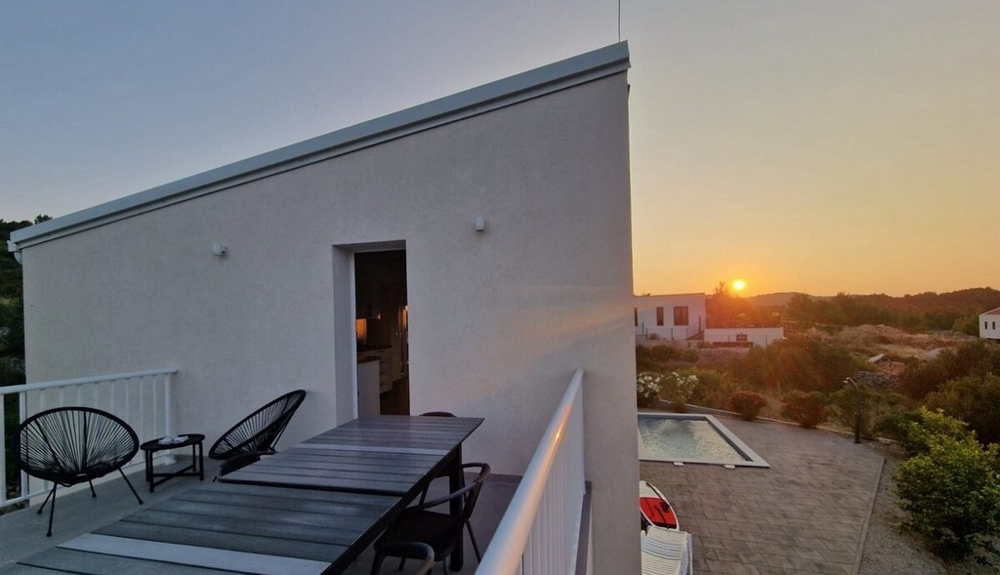 Terasa s výhľadom na západ slnka